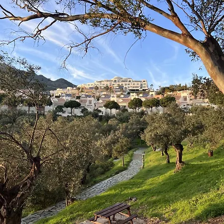 Macadamia Villa
